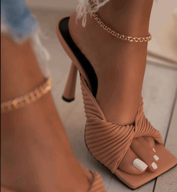 Sandales à talons haut (7.000Fcfa)